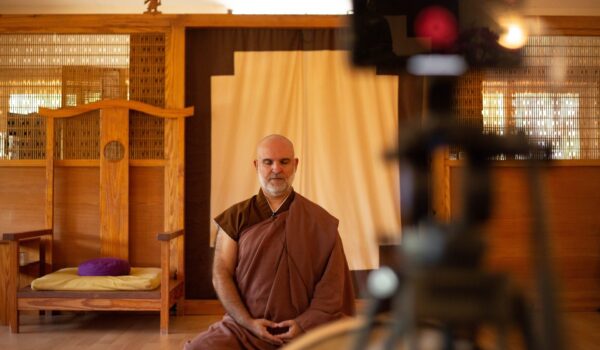 Aspectos fundamentales en la práctica inicial de la meditación